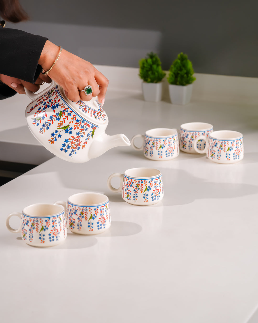 Heart and Homes Timeless Brew Ceramic Tea Set – 6 Cups & 1 Kettle