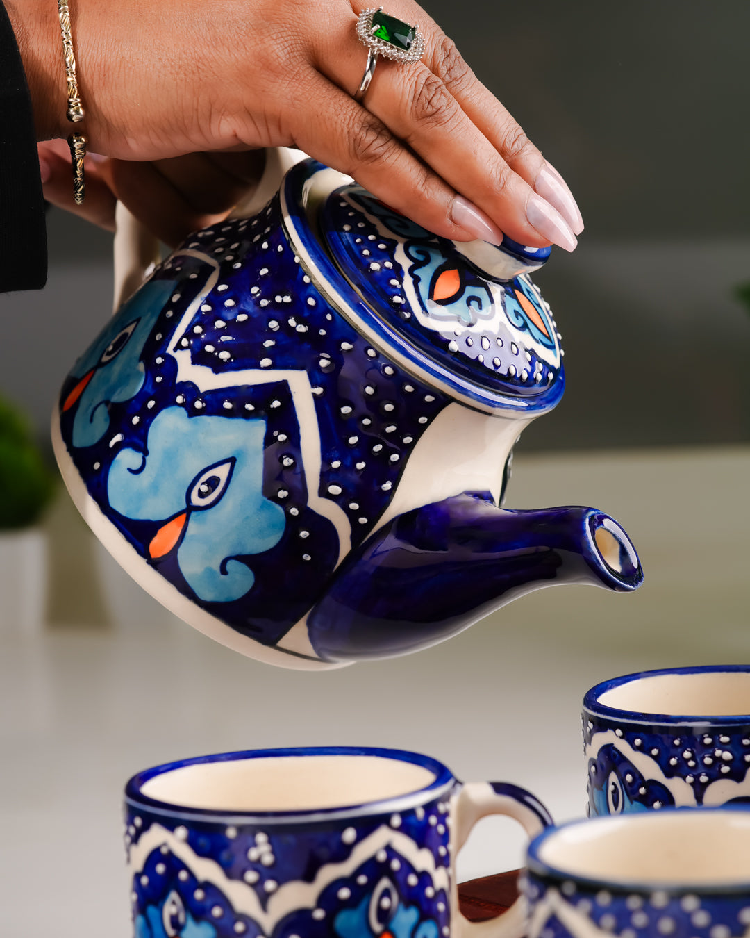 Heart and Homes Hand-Painted Ceramic Tea Set – 4 Cups, Kettle & Wooden Tray