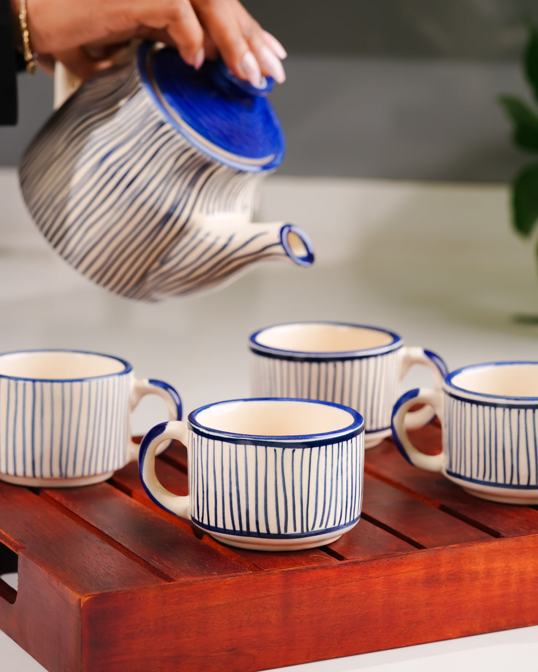 Heart and Homes Hand-Painted Ceramic Tea Set – 4 Cups, Kettle & Wooden Tray