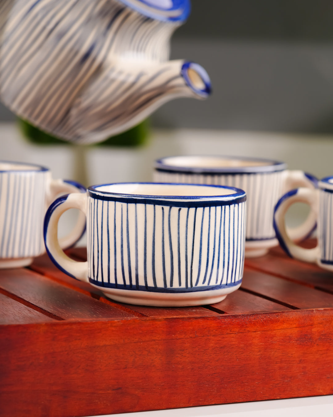 Heart and Homes Hand-Painted Ceramic Tea Set – 4 Cups, Kettle & Wooden Tray