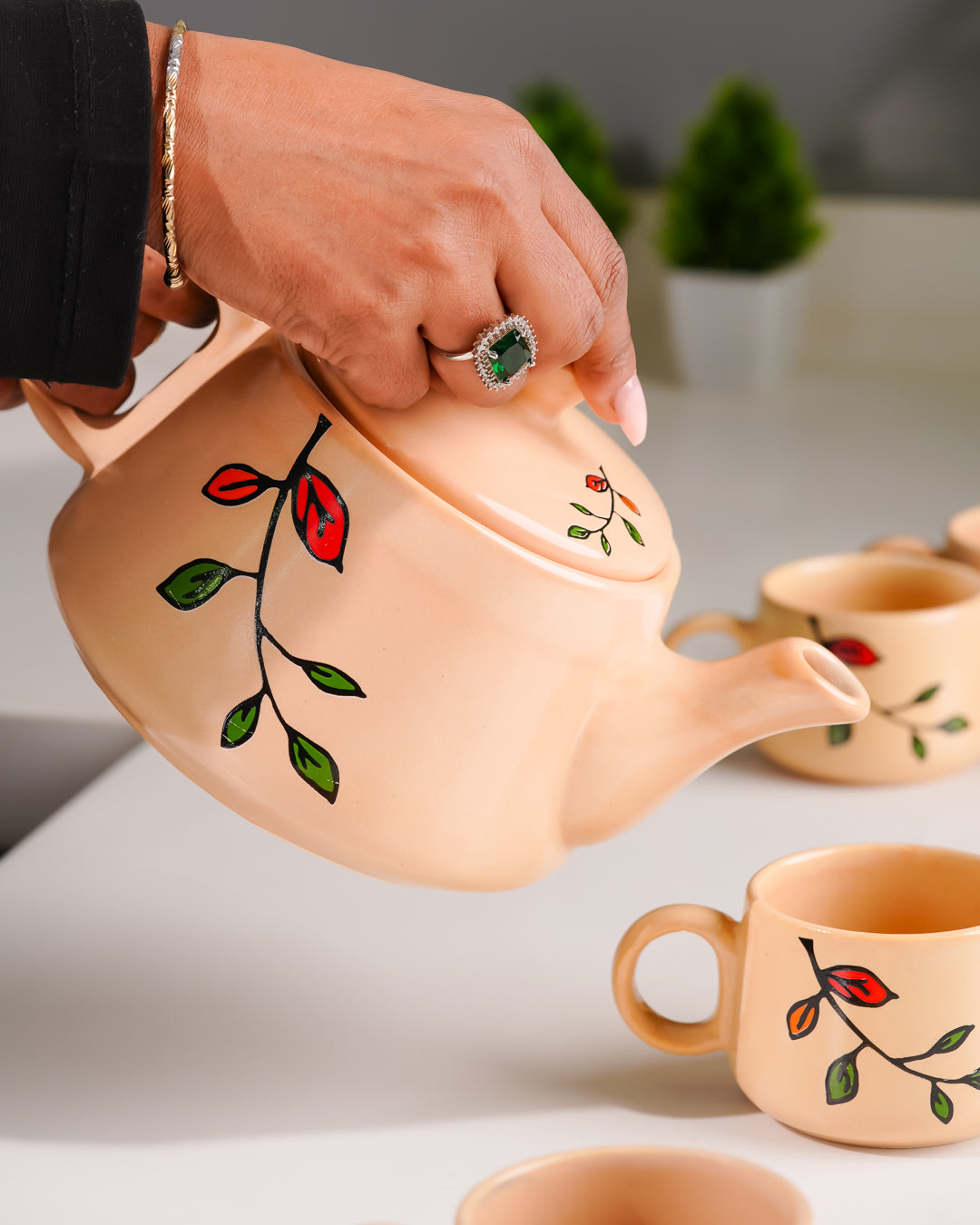 Heart and Homes Timeless Brew Ceramic Tea Set – 6 Cups & 1 Kettle