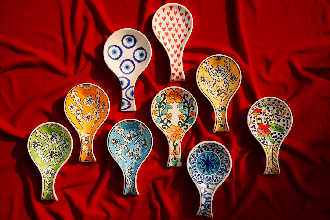 Heart and Homes Ceramic Spoon Rest – Handcrafted Kitchen Essential