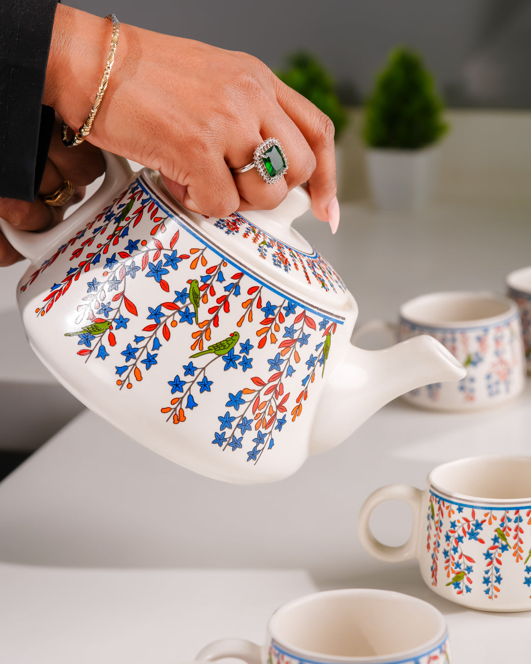 Heart and Homes Timeless Brew Ceramic Tea Set – 6 Cups & 1 Kettle