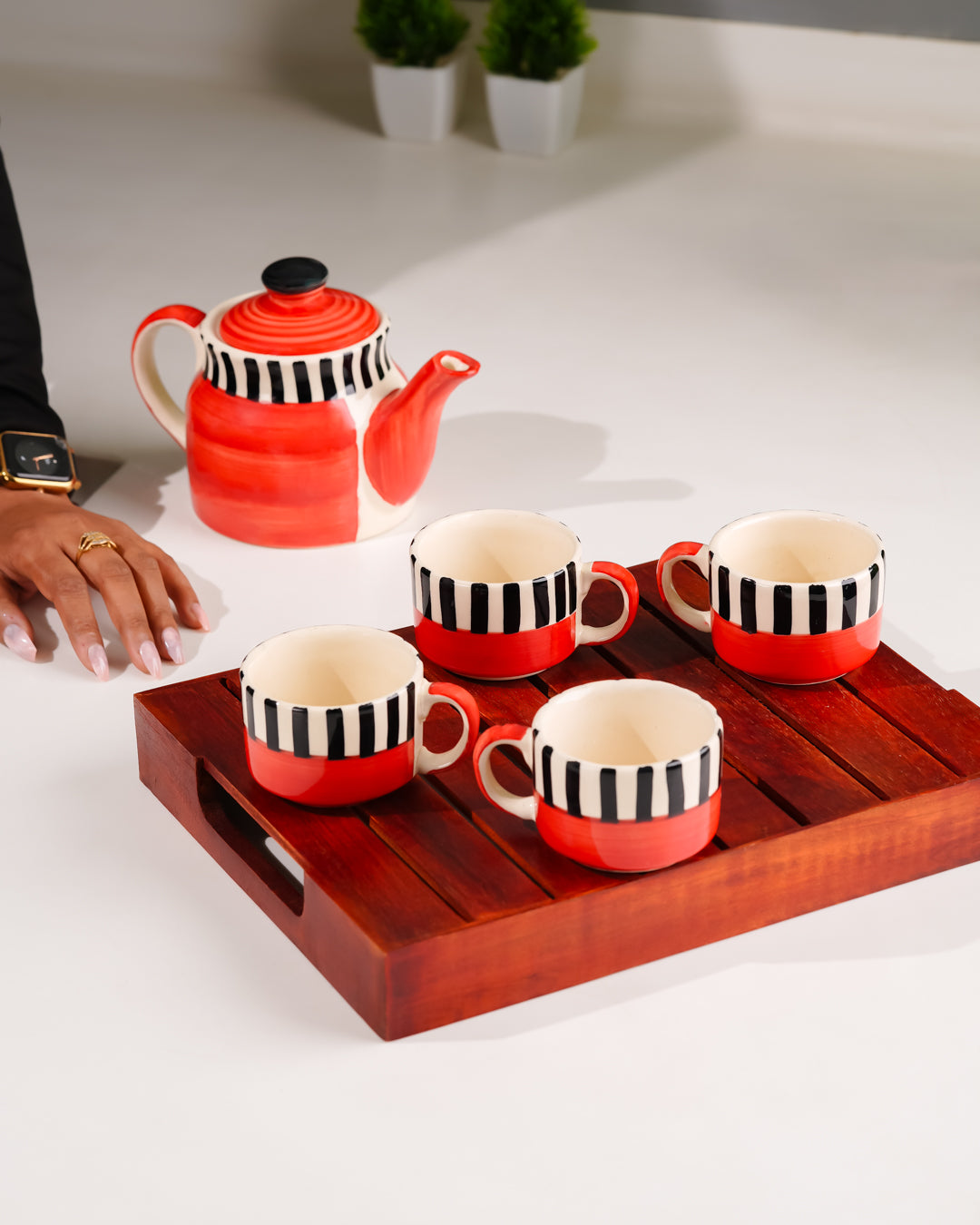 Heart and Homes Hand-Painted Ceramic Tea Set – 4 Cups, Kettle & Wooden Tray